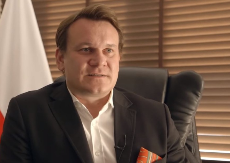 D. Tarczyński: Rada Europy zajmie się przerobionymi nazistowskimi plakatami, które opublikował poseł PO