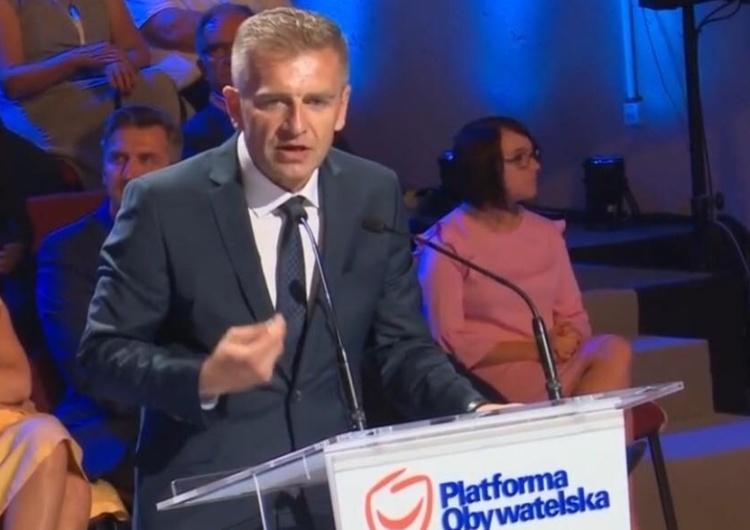 Arłukowicz ws. słów Rabieja o adopcji: "Będziemy bronić naszych dzieci przed Kaczyńskim"
