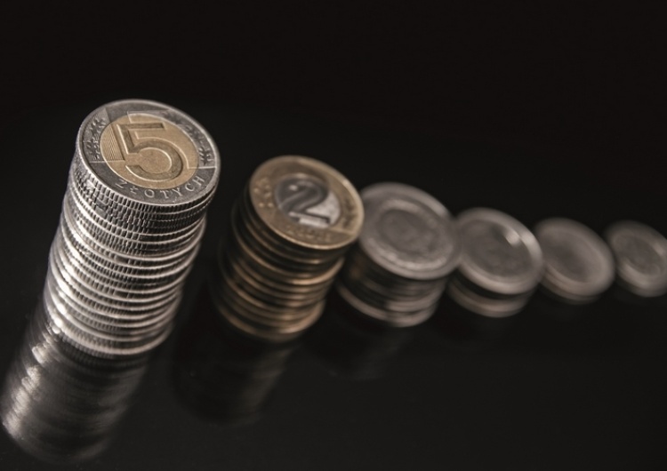 Wspólne stanowisko Solidarności, OPZZ i Forum ZZ: minimalna w 2020 r. co najmniej 2520 zł brutto