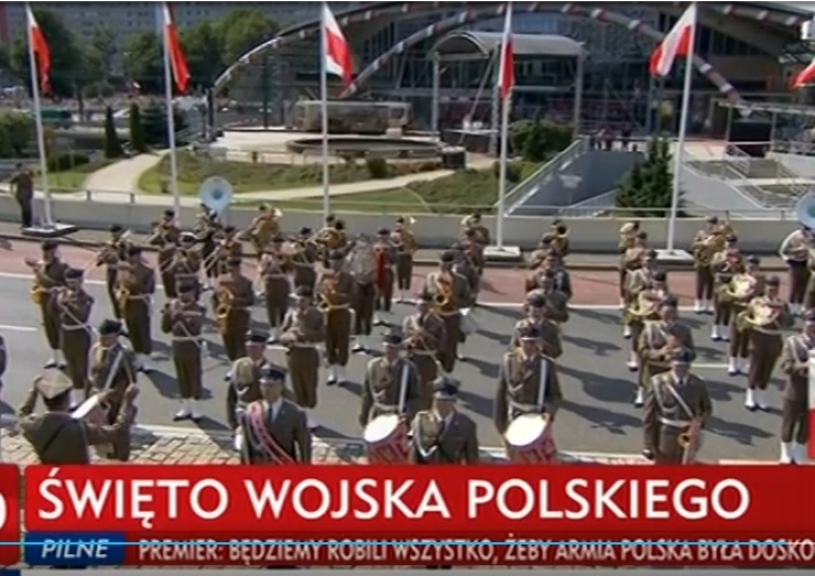  W Katowicach rozpoczęła się defilada z okazji Święta Wojska Polskiego