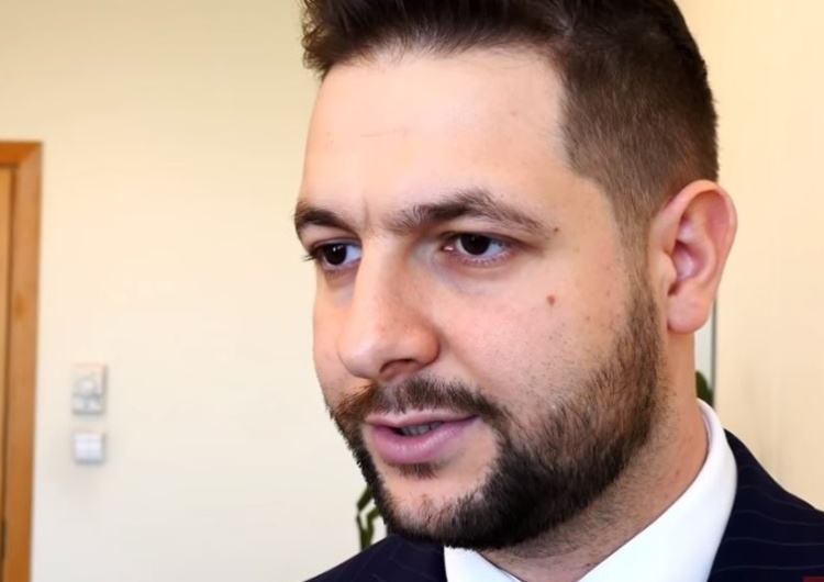 „Opluli pomówieniami własny kraj i są z siebie dumni”. Patryk Jaki o rezolucji PE nt. edukacji seksualnej