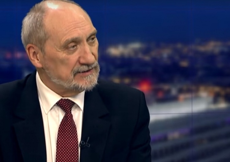 „Na pewno trzeba to wyjaśnić”. Macierewicz zaskoczony wyborem Biejat na szefową komisji