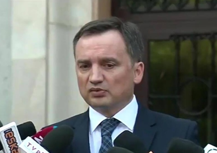 Minister sprawiedliwości chce odznaczenia dla Polaka z Londynu