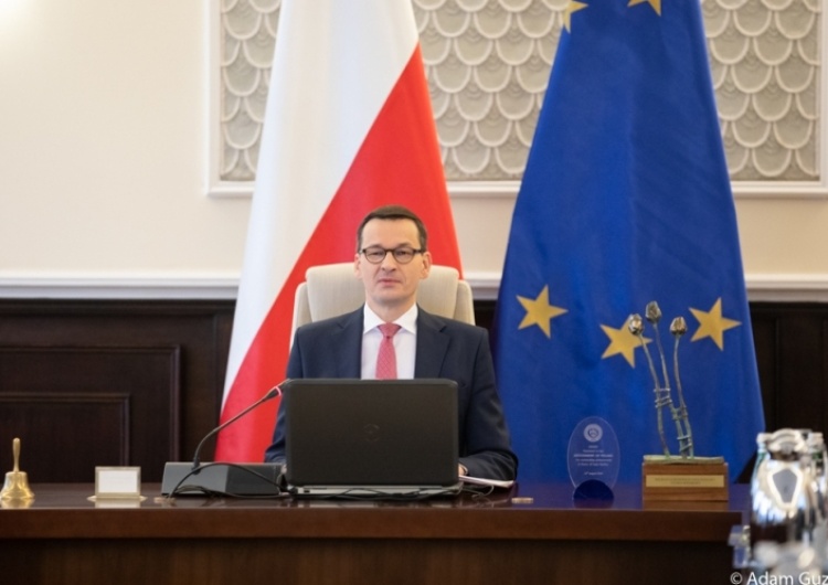  "To prowadzi do chaosu prawnego w Polsce". Rada Ministrów zaniepokojona postępowaniem sędziów
