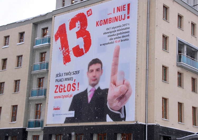 7-8 zł netto na godzinę. Kary za spóźnienia... - oto jak daleko nam jeszcze do normalności