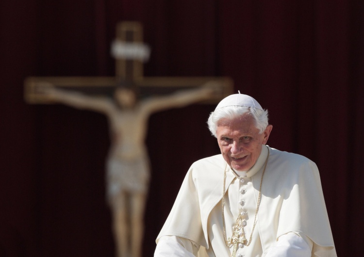  Benedykt XVI: Małżeństwa homoseksualne i aborcja to znaki Antychrysta