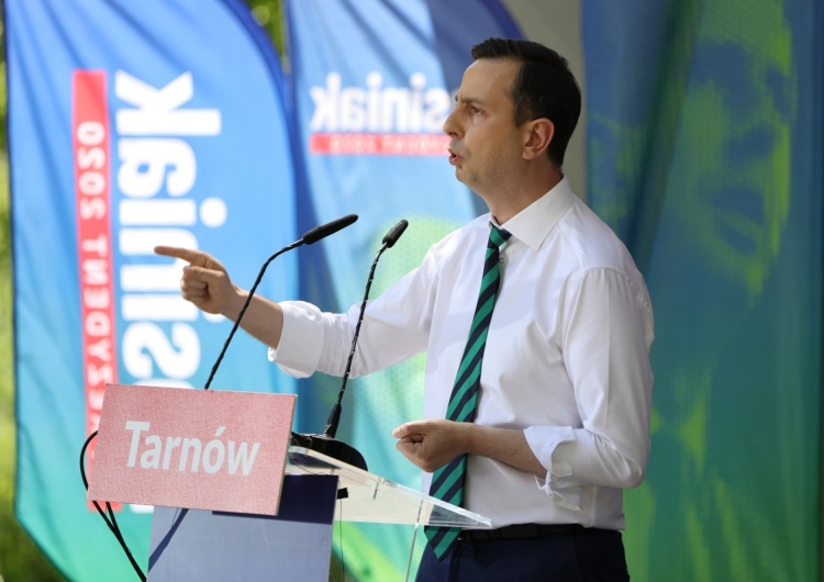 Tusk do Kosiniaka: "Drogi Władku, masz prawo do dumy z naszych rządów". Polityk odpowiada