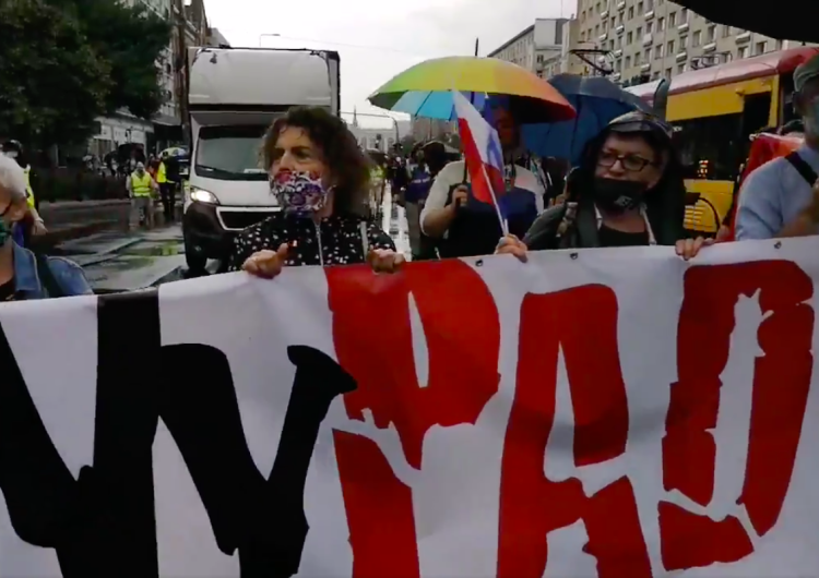 @bogdan607 [TYLKO U NAS] Feministki, KOD-owcy i środowiska LGBT w Warszawie pod hasłem "#wyPAD". Rzymkowski punktuje