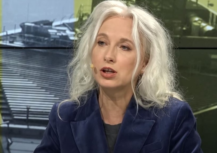 "Z powodu wyjazdu za granicę". Gretkowska sprzedaje dom po wyborach