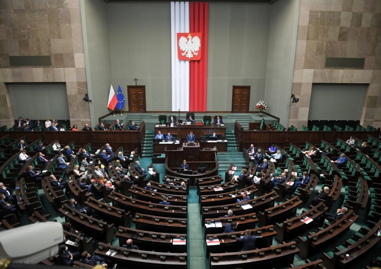  Projekt ws. podwyżek dla parlamentarzystów przegłosowany. Sejm przyjął ustawę