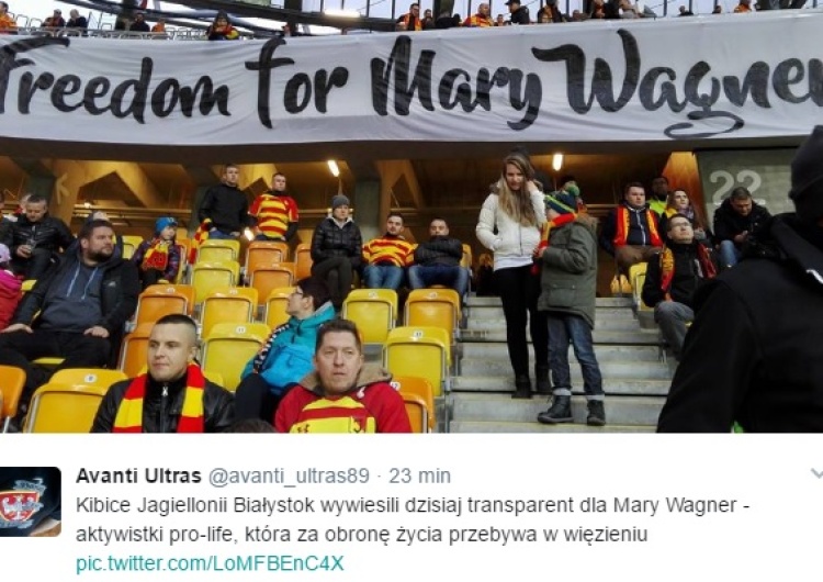 Kibice Jagiellonii Białystok wywiesili transparent w obronie Mary Wagner