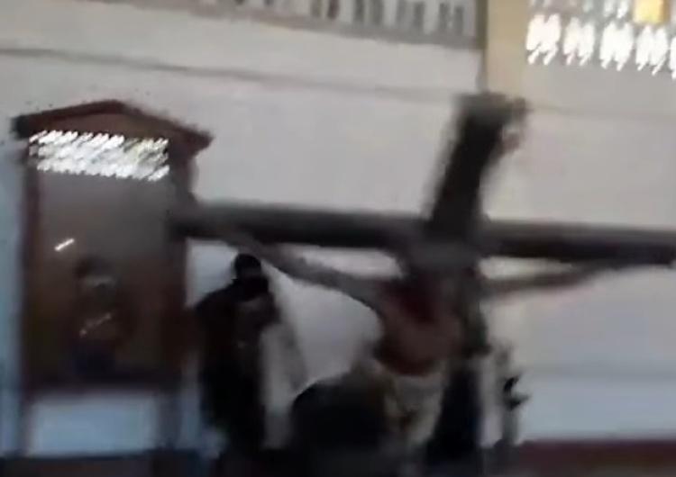  Dżihadyści zniszczyli kościół na Filipinach [video]