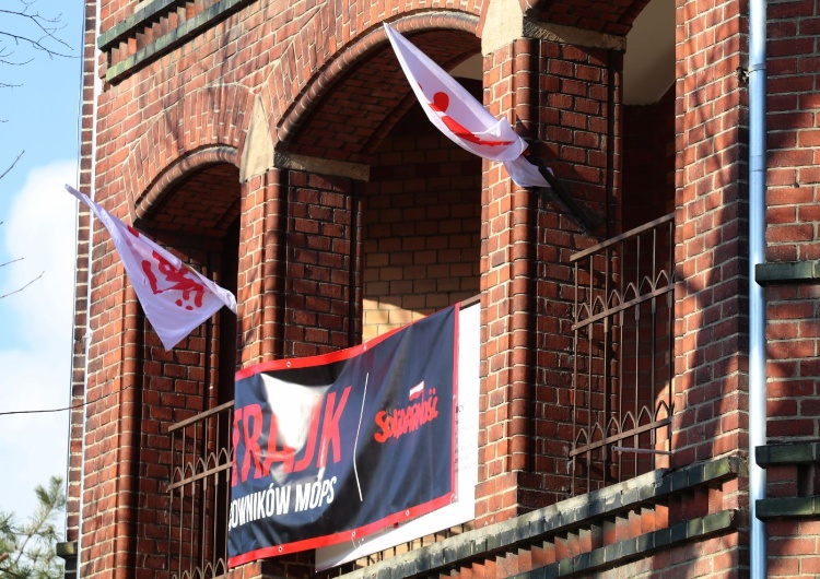 „Zostaliśmy zmuszeni, by upomnieć się o nasze prawa”. Trzeci dzień strajku w Legnicy