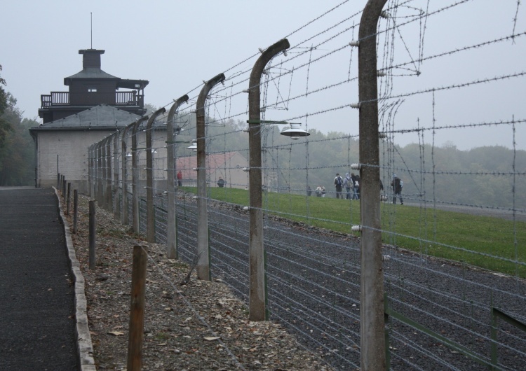  Skandal w Buchenwaldzie. Jeździli sankami po zbiorowej mogile