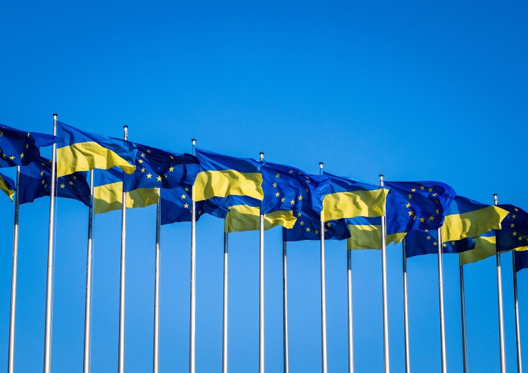 FT: Україна отримає допомогу на 1 млрд євро