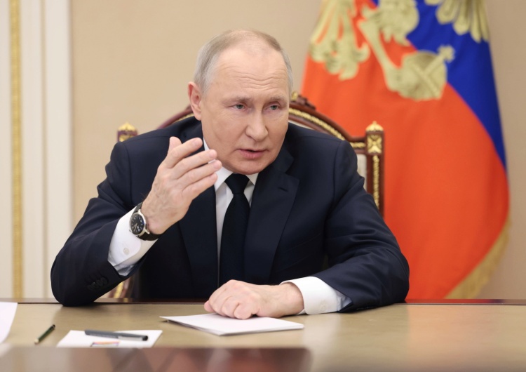 Władimir Putin Agencja Bloomberg: Rosja obchodzi zachodnie sankcje z pomocą krajów trzecich