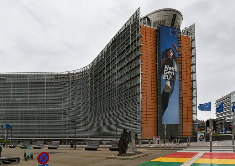 Siedziba Komisji Europejskiej w Brukseli Burza w Brukseli: Katar finansował podróże jednego z dyrektorów generalnych KE