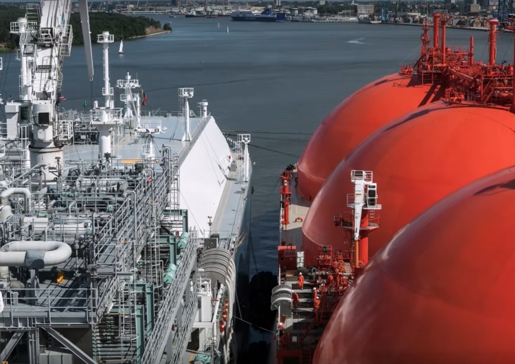 Terminal LNG w Kłajpedzie. Ilustracja poglądowa Sankcje? Rekordowe dostawy rosyjskiego gazu do belgijskiego terminala LNG