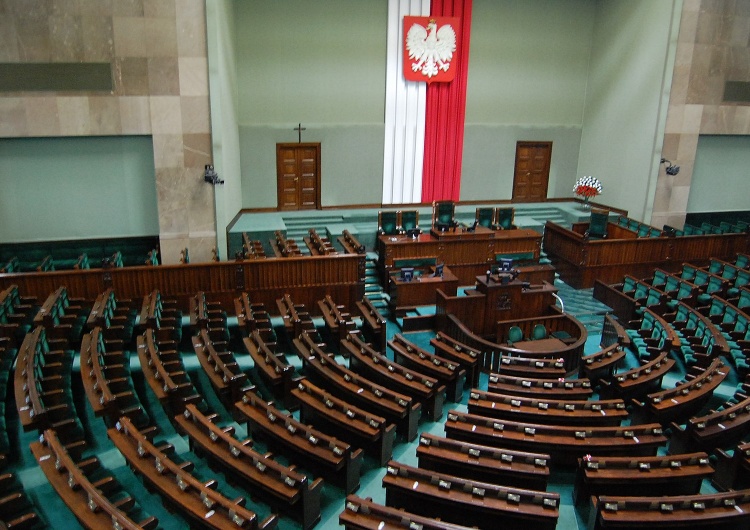 Sejm Świetne wieści dla PiS. Zobacz nowy sondaż
