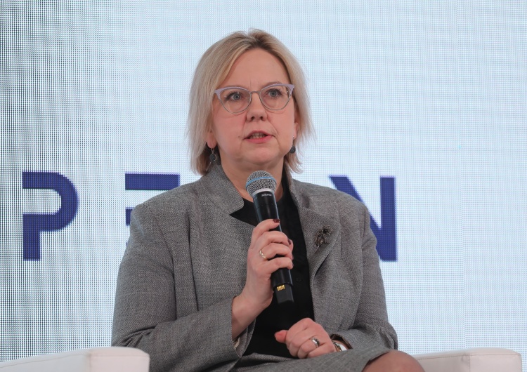 Minister Anna Moskwa Minister Moskwa: Nie oddamy Lasów Państwowych w zarządzanie prywatne ani w zarządzanie UE