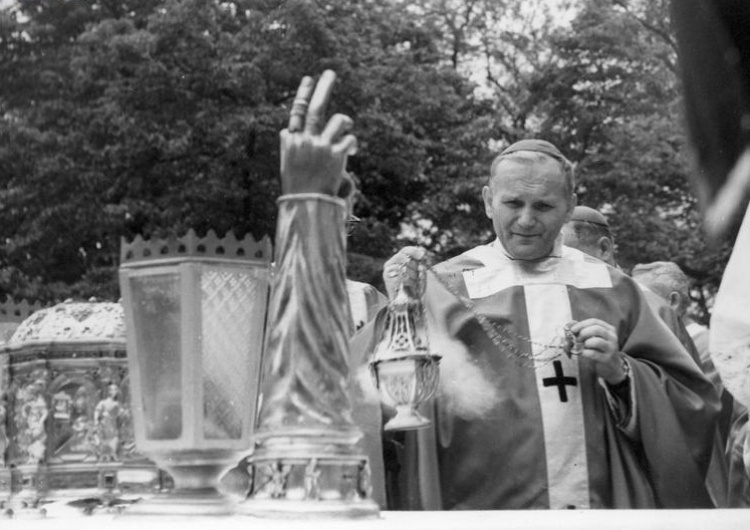 abp Karol Wojtyła  