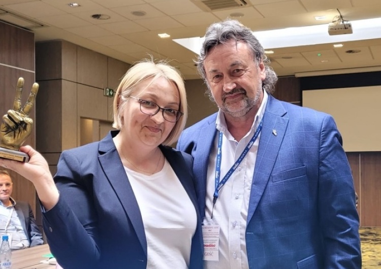 Anna Rowska-Sopel i Mirosław Miara Anna Rowska-Sopel nową przewodniczącą Rady Krajowej Sekcji Pracowników Przemysłu Farmaceutycznego NSZZ 