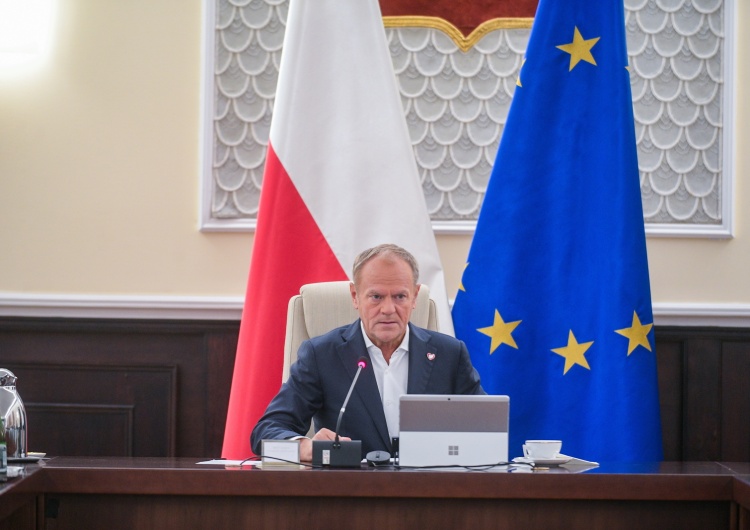 Opętany obsesyjną żądzą odwetu Donald Tusk zniszczy swoich koalicjantów