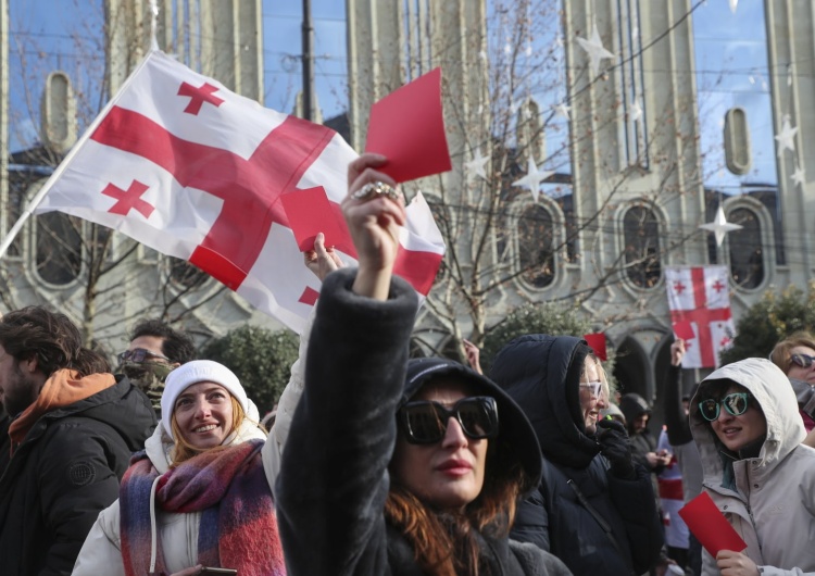 Gruzja: Sylwestrowy protest przed budynkiem parlamentu