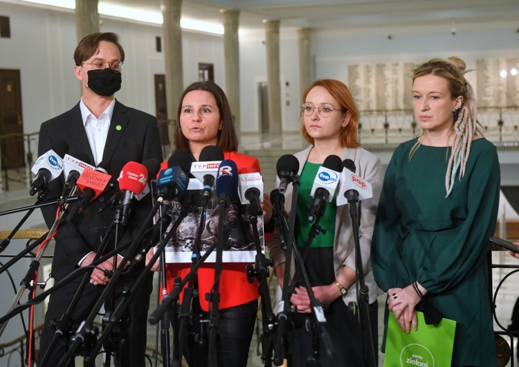 Konferencja Zielonych - od lewej: Urszula Zielińska, Małgorzata Tracz, Magdalena Gałkiewicz i Michał Suchora Zieloni atakują budowę muru na polsko-białoruskiej granicy
