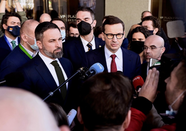 Santiago Abascal VOX i Mateusz Morawiecki Niemieckie media „zaskoczone”. „Prawicowy szczyt w Madrycie przeciwstawia się Putinowi”