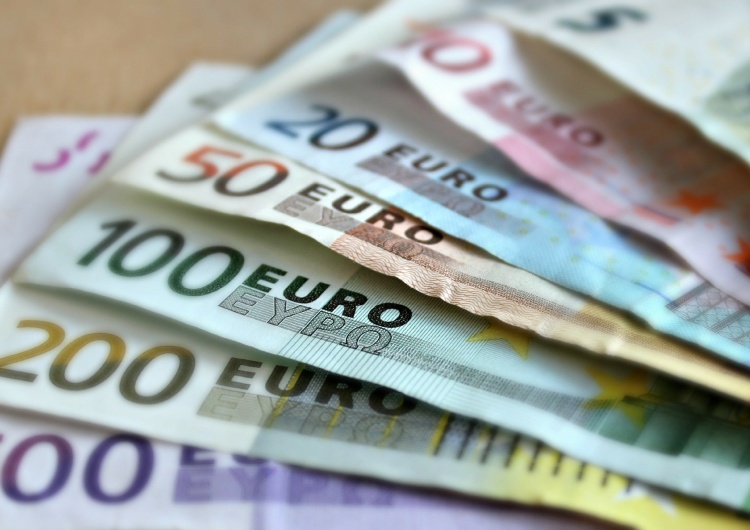 Euro  Polska wycofa się z Funduszu Odbudowy UE? Sensacyjne słowa europosła PiS