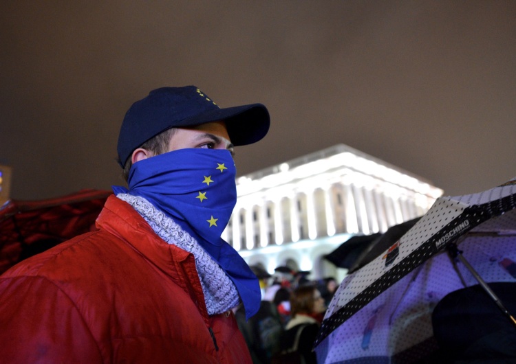 Protesty w Kijowie Czy kraje Europy powinny przyjść z pomocą Ukrainie? Europejski sondaż
