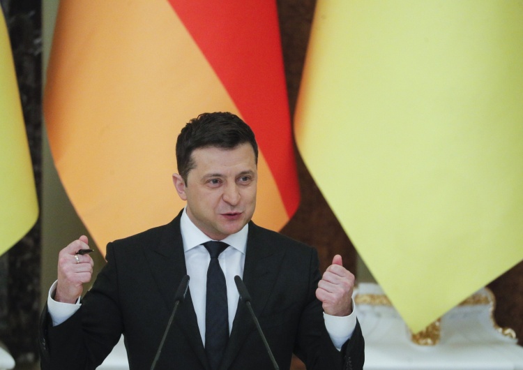 Wołodymyr Zelenski Prezydent Ukrainy zostaje z rodziną w Kijowie