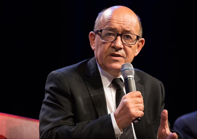 Jean-Yves Le Drian MSZ Francji: Paryż nie ma zamiaru odpowiedzieć militarnie na rosyjską inwazję 
