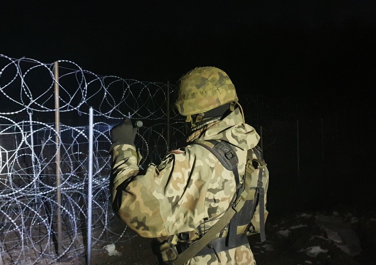Patrol na granicy Polskie służby na granicy z Białorusią znów obrzucone kamieniami