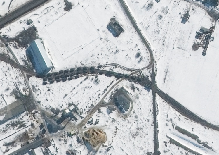 Zdjęcie satelitarne Maxar Technologies Reuters: W pobliżu granicy z Ukrainą nowe miejsca rozmieszczenia rosyjskich czołgów, sprzętu i żołnierzy
