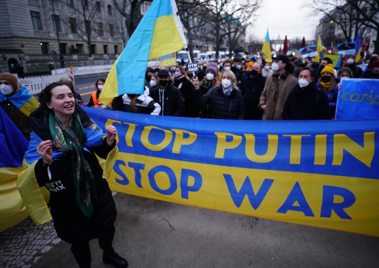 Demonstracja na Ukrainie Putin: Najważniejszym punktem jest rozbrojenie Ukrainy