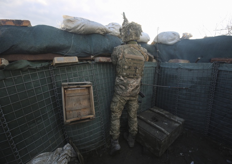  Ukraina: Rosja wysyła cywilom i wojskowym zastraszające SMS-y