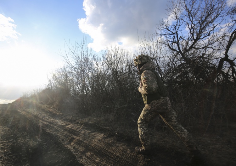Ukraiński żołnierz Siły Zbrojne Ukrainy: Zniszczyliśmy kolejne czołgi i samoloty rosyjskie