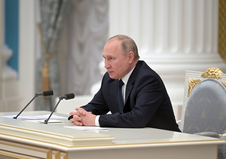Władimir Putin Bloomberg: Rosyjski rynek w jeden dzień stracił na wartości 200 miliardów rubli 