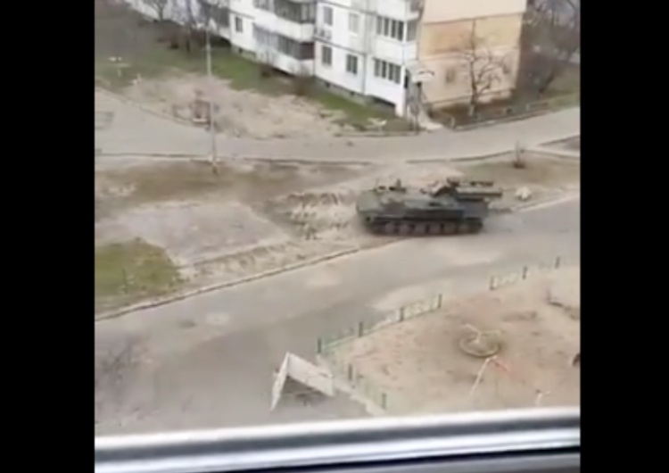  Kijów: Trwają walki z rosyjskimi dywersantami w dzielnicy Obołoń  [WIDEO]