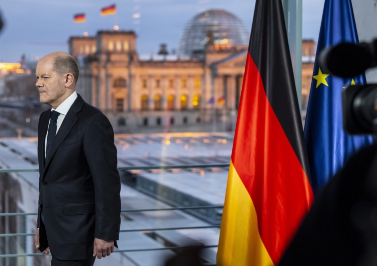 Kanclerz Niemiec Olaf Scholz Niemcy tłumaczą się po zablokowaniu wykluczenia Rosji ze SWIFT. „Miałoby to wpływ na niemieckie firmy prowadzące interesy z Rosją”
