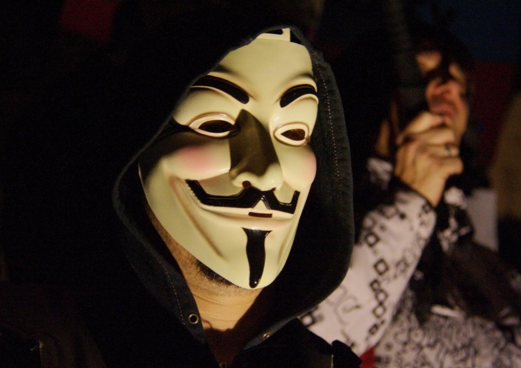  Grupa Anonymous apeluje do internautów. Hakerom spodobał się pomysł Polaka