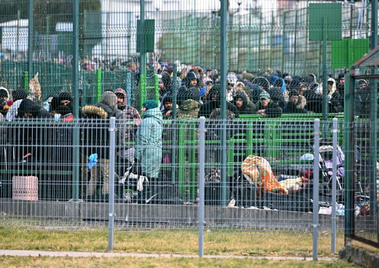Uchodźcy na przejściu w Medyce Polacy zostali zapytani o uchodźców z Ukrainy. Sondaż nie pozostawia złudzeń