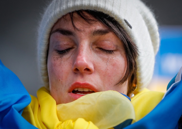 płacząca kobieta w barwach Ukrainy Spisane będą czyny i rozmowy. Ordo Iuris i Collegium Intermarium stworzą Archiwum Zbrodni Wojennych