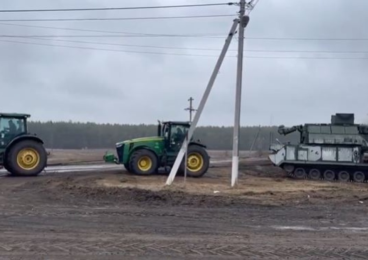  [WIDEO] Ukraińscy rolnicy ukradli Rosjanom system rakiet ziemia-powietrze? Wideo robi furorę
