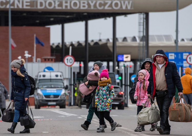 uchodźcy na polsko-ukraińskim przejściu granicznym w Dołhobyczowie 