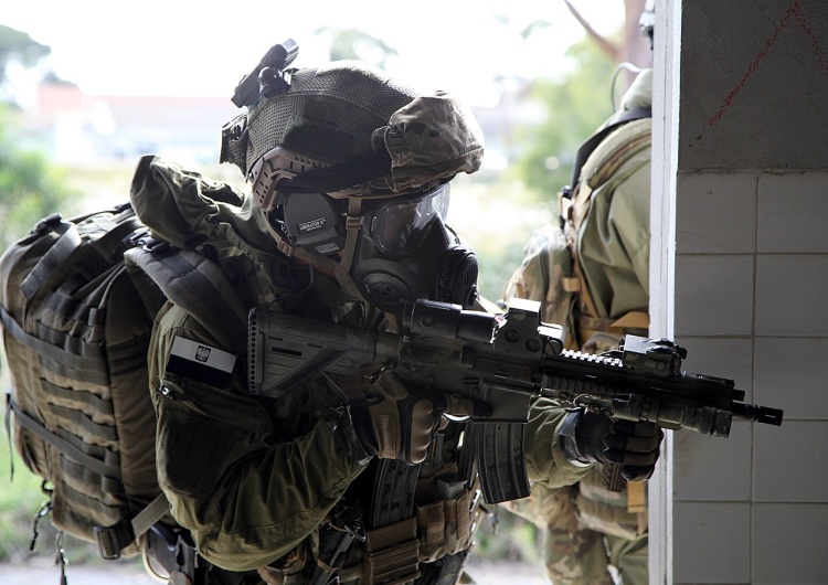 Żołnierz Wojsk Specjalnych podczas ćwiczeń NATO Trident Juncture 15 [Tylko u nas] Cezary Krysztopa: Kto wygra wojnę na Ukrainie?