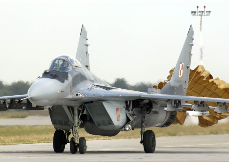 Polski MiG-29 Polacy przekażą swoje myśliwce Ukrainie? Biały Dom: Decyzja leży w gestii Polski
