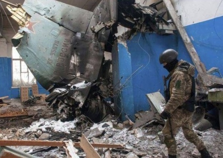Zniszczona baza rosyjska Ukraińskie media: Siły Zbrojne Ukrainy rozbiły rosyjską bazę niedaleko Charkowa